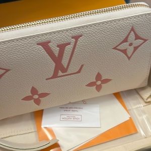 LV Large Wallet Pink/Cream